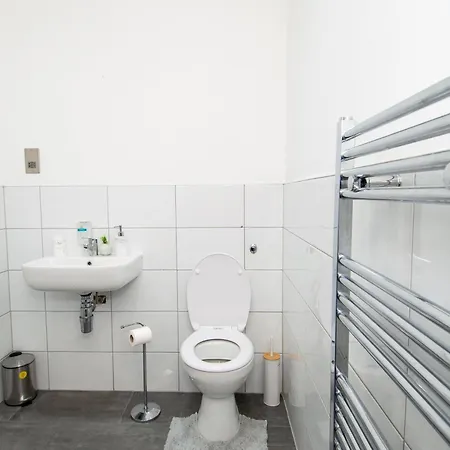 Stylish 2bed Centre Flat Parking Bradford (West Yorkshire)