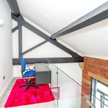 Daire - Sleeps 4 - Parking - Workspace *