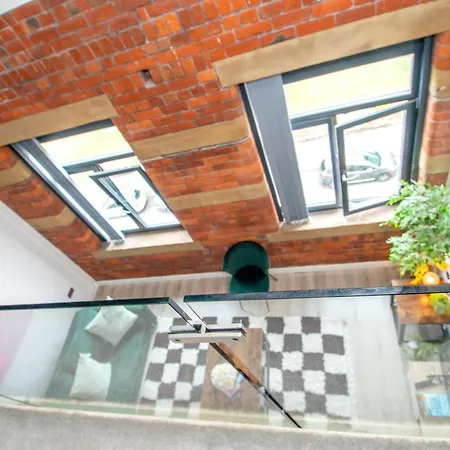 - Sleeps 4 - Parking - Workspace شقة